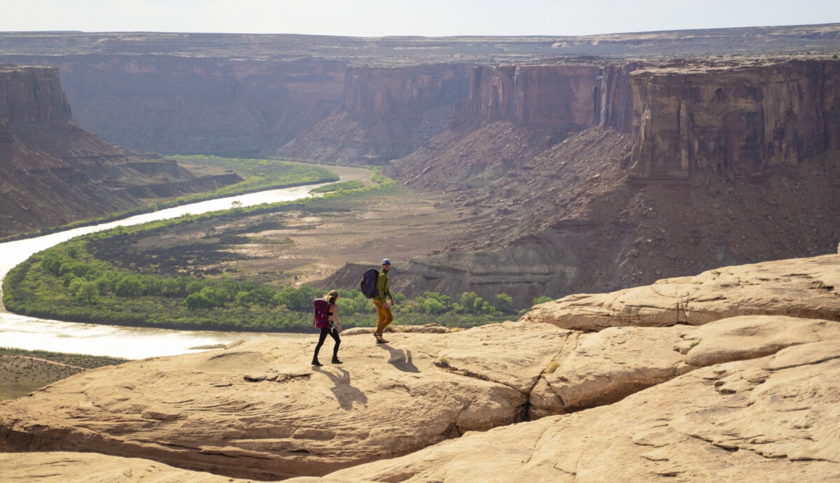 Couple hiking in Utah