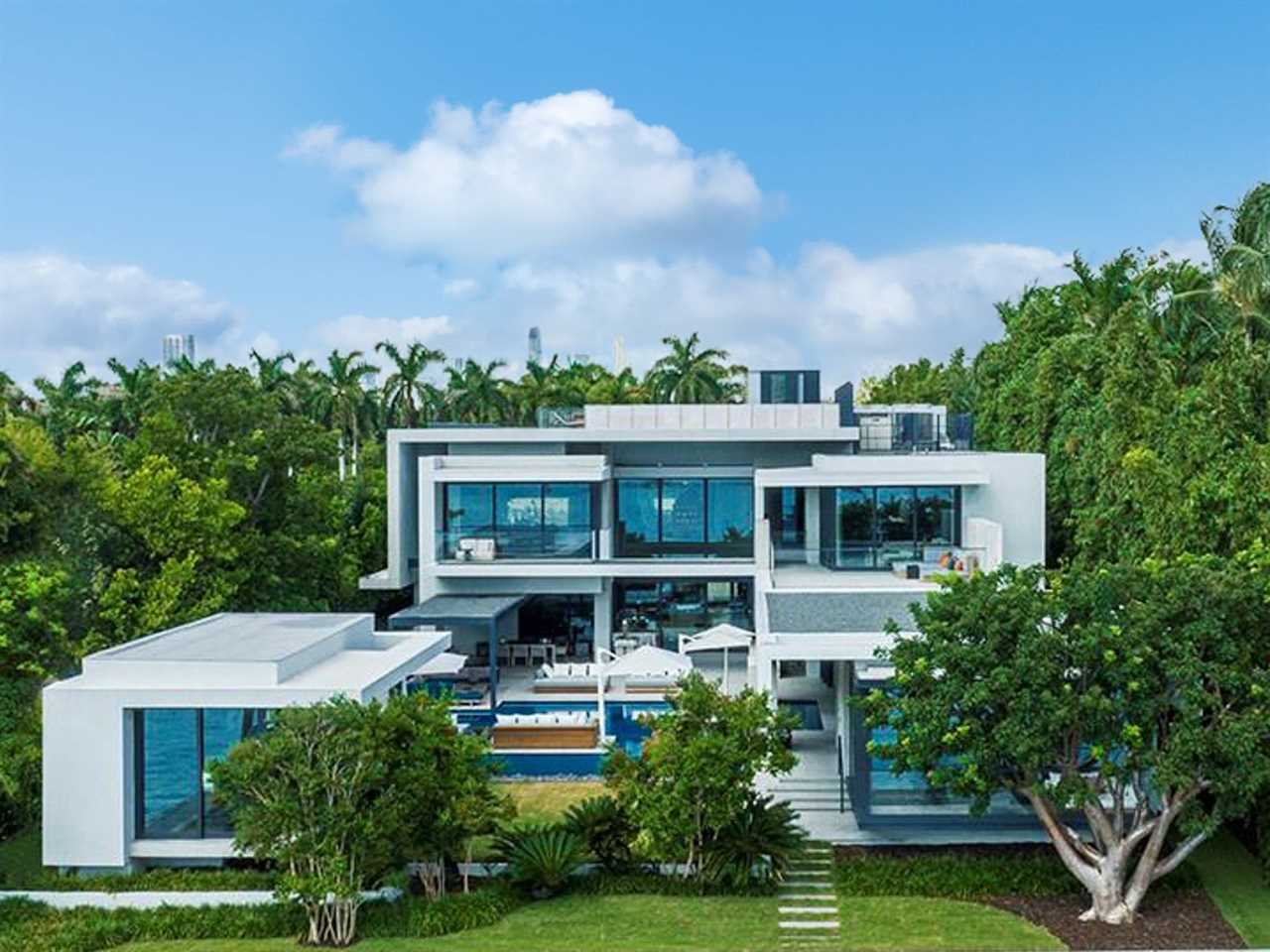 27 Star Island Dr