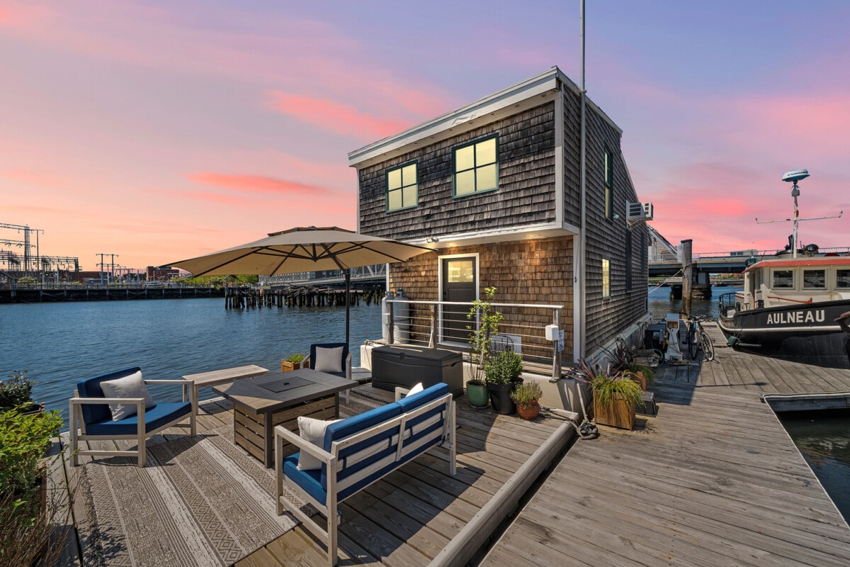 floating home in Providence Rhode island