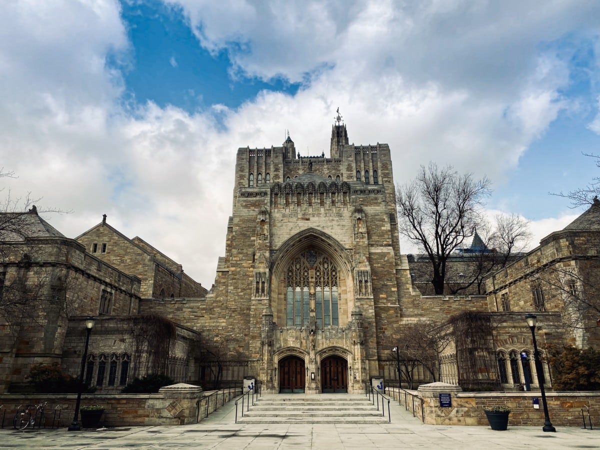 yale university building exterior