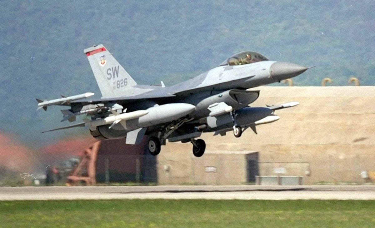 A U.S. Air Force F-16C Fighting Falcon From The 20Th Fighter Wing Takes-Off On A Combat Mission From Aviano Air Base, Italy April 20, 1999.