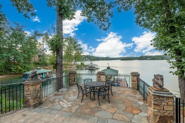 In South Carolina, a Palatial Lakefront Home With Private Boathouse Asks $2.8M