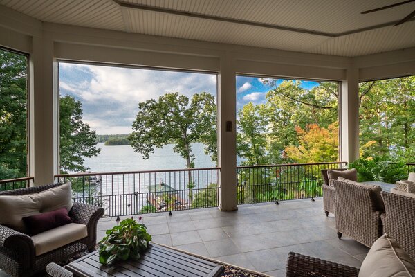 In South Carolina, a Palatial Lakefront Home With Private Boathouse Asks $2.8M