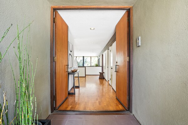 This $2.5M Miller Fong Midcentury Is All About the View