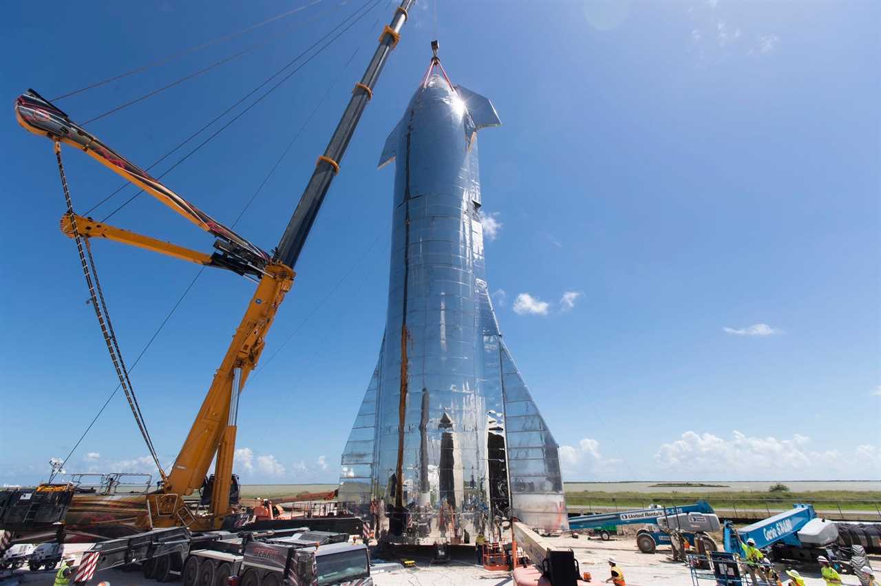 spacex starship mark 1 mk1 steel mars rocket prototype construction assembly mating boca chica texas elon musk twitter EFfmFEEU8AA1SmA