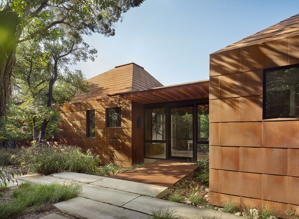 Cor-Ten Steel Cloaks a Set of Four Structures That Form a Texas Home