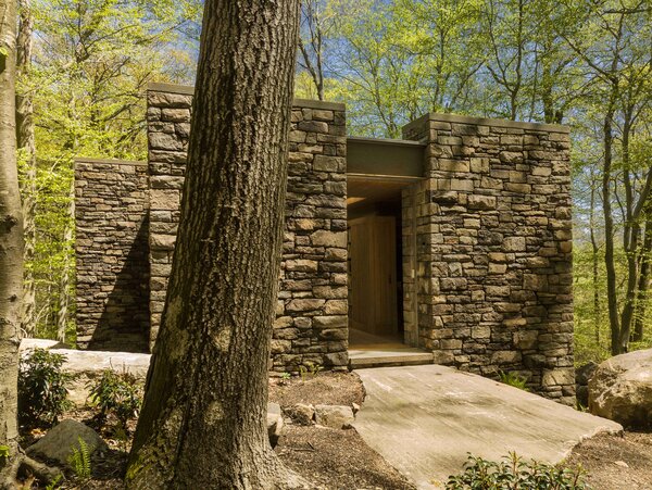 This Walden Pond–Inspired Writer’s Studio Holds a Trove of More Than 1,700 Poetry Books