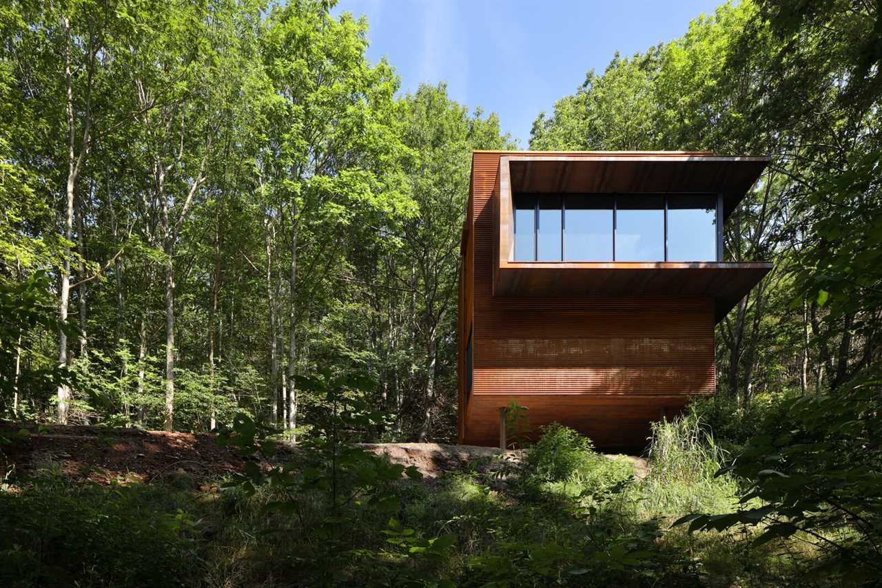 This Steel-Wrapped Canadian Cabin Is Nimbly Perched for Treetop Views