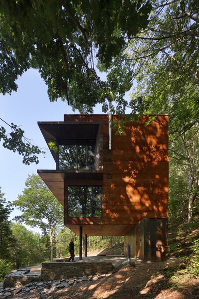 This Steel-Wrapped Canadian Cabin Is Nimbly Perched for Treetop Views