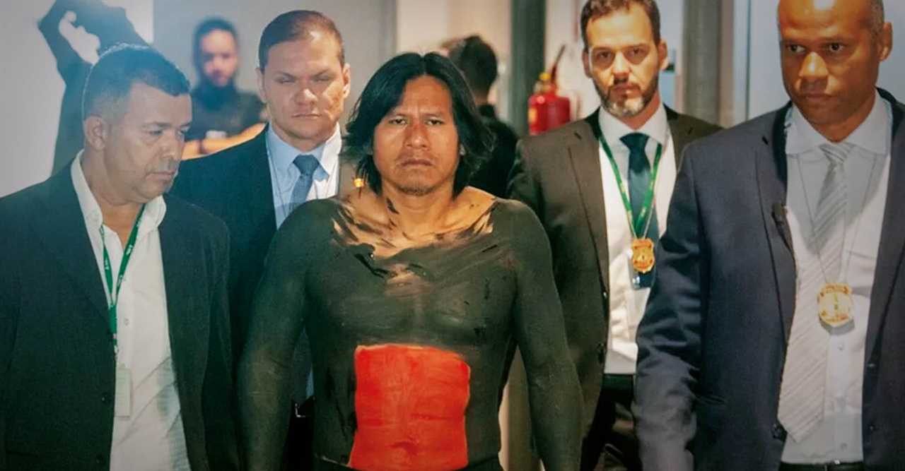 Brazilian Political Prisoner Chief Serere Xavante Travels to his Uncle’s Funeral, Risks Being Arrested Again, To Become Chief of all Xavante Tribes