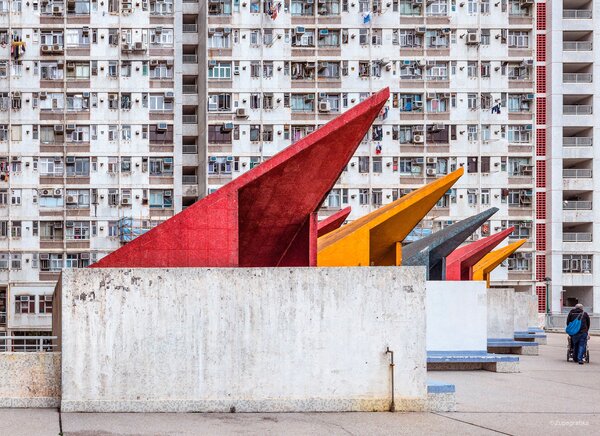 Tsui Lam Estate was built in 1988 in Hong Kong’s Sai Kung District, part of the New Territories.