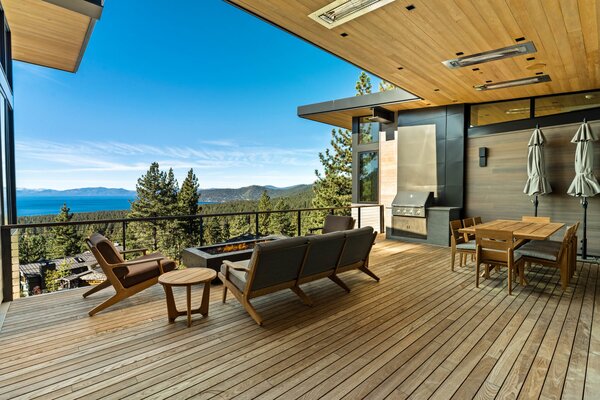 A Mountain Estate With Jaw-Dropping Views of Lake Tahoe Asks $16.5M