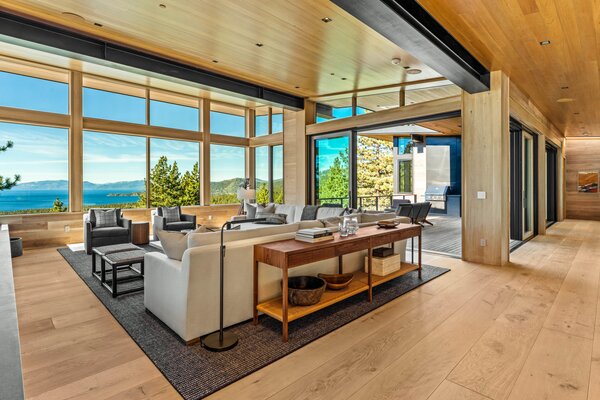 A Mountain Estate With Jaw-Dropping Views of Lake Tahoe Asks $16.5M