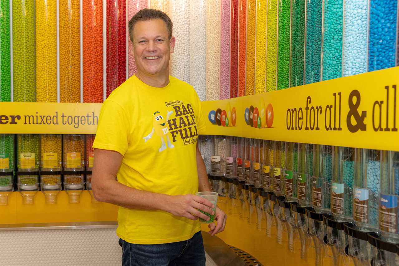 Andrew Clarke at the M&M's color wall.