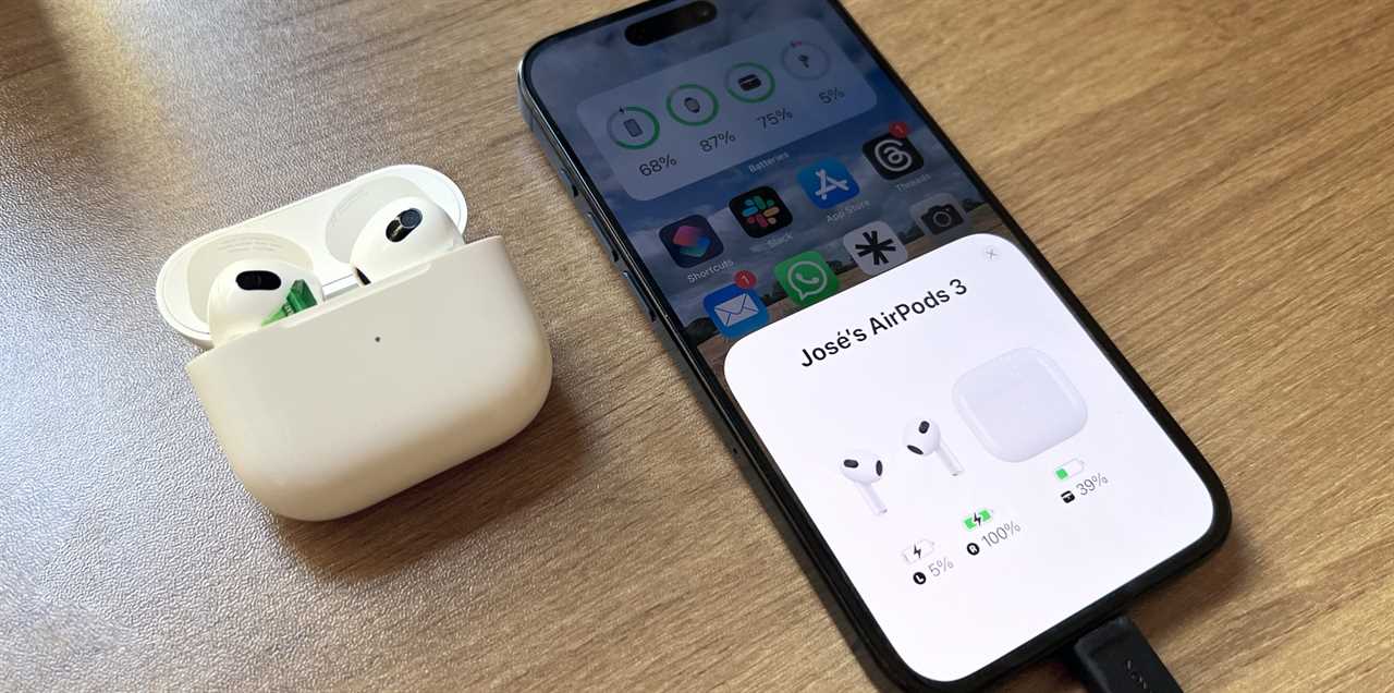 One AirPod not charging / iPhone 15 Pro