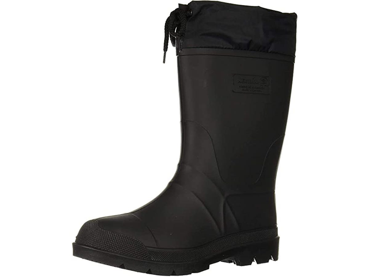 A black Kamik Men's Forester Insulated Boot.