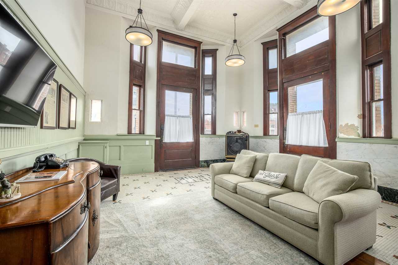 The Bartlett National Bank in Texas, living room.