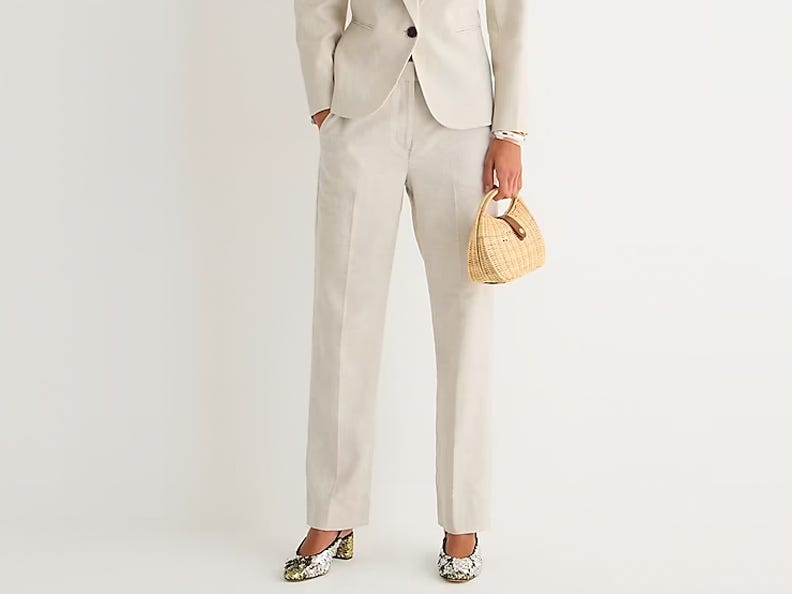 Person wearing the J.Crew Petite Kate Straight-Leg Pant in Stretch Linen in flex ivory.