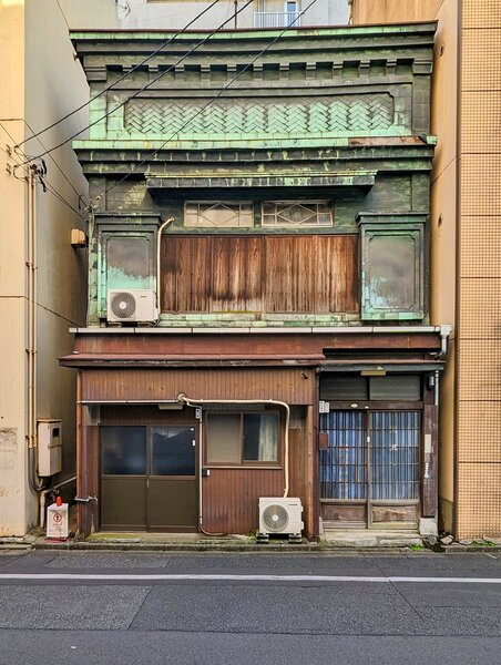 Japan’s Dwindling Signboard Buildings