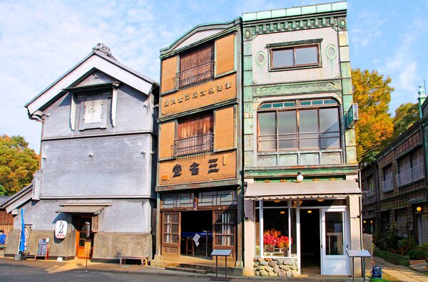 Japan’s Dwindling Signboard Buildings