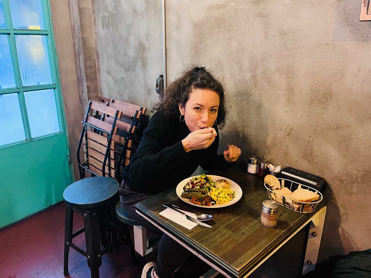 Author Maria Mocerino eating in a cafe in Istanbul 