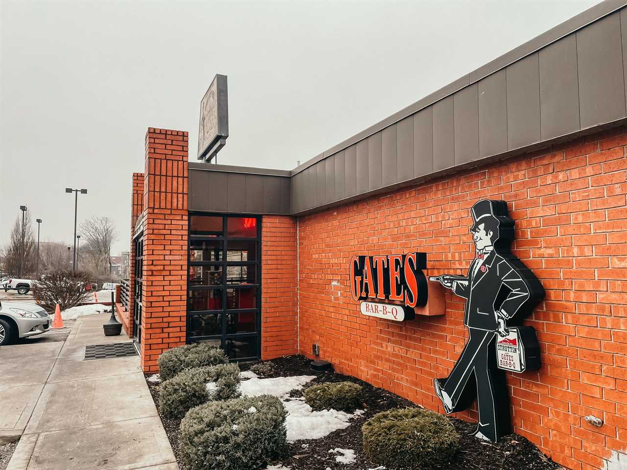 exterior shot of the entrance to gates bar-b-q chain in kansas city missouri