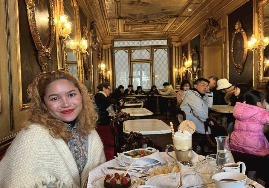 I had lunch at the oldest café in Venice. It dates back to the 1700s, has become a tourist hot spot — and wasn't worth the high bill.