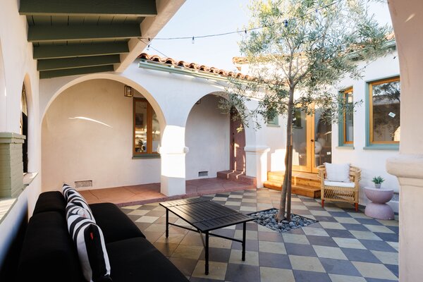 In Los Angeles, a 1930s Home With Archways Galore Seeks $1.7M