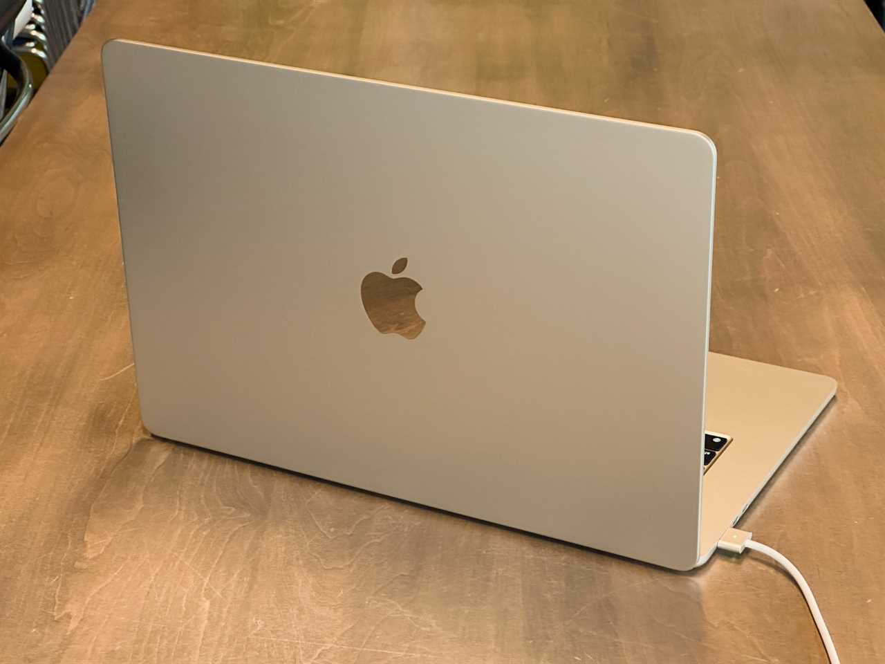 M3 MacBook Air Starlight