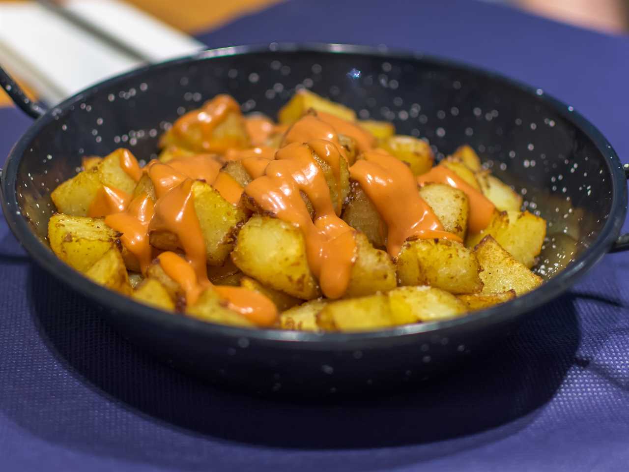 Patatas bravas