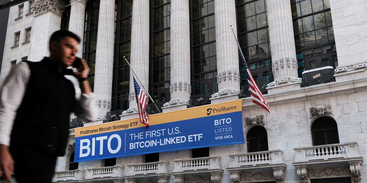 Bitcoin etf banner