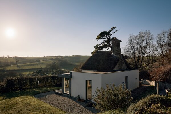 Cottagecore Meets Minimalism in This £585K Home in the English Countryside