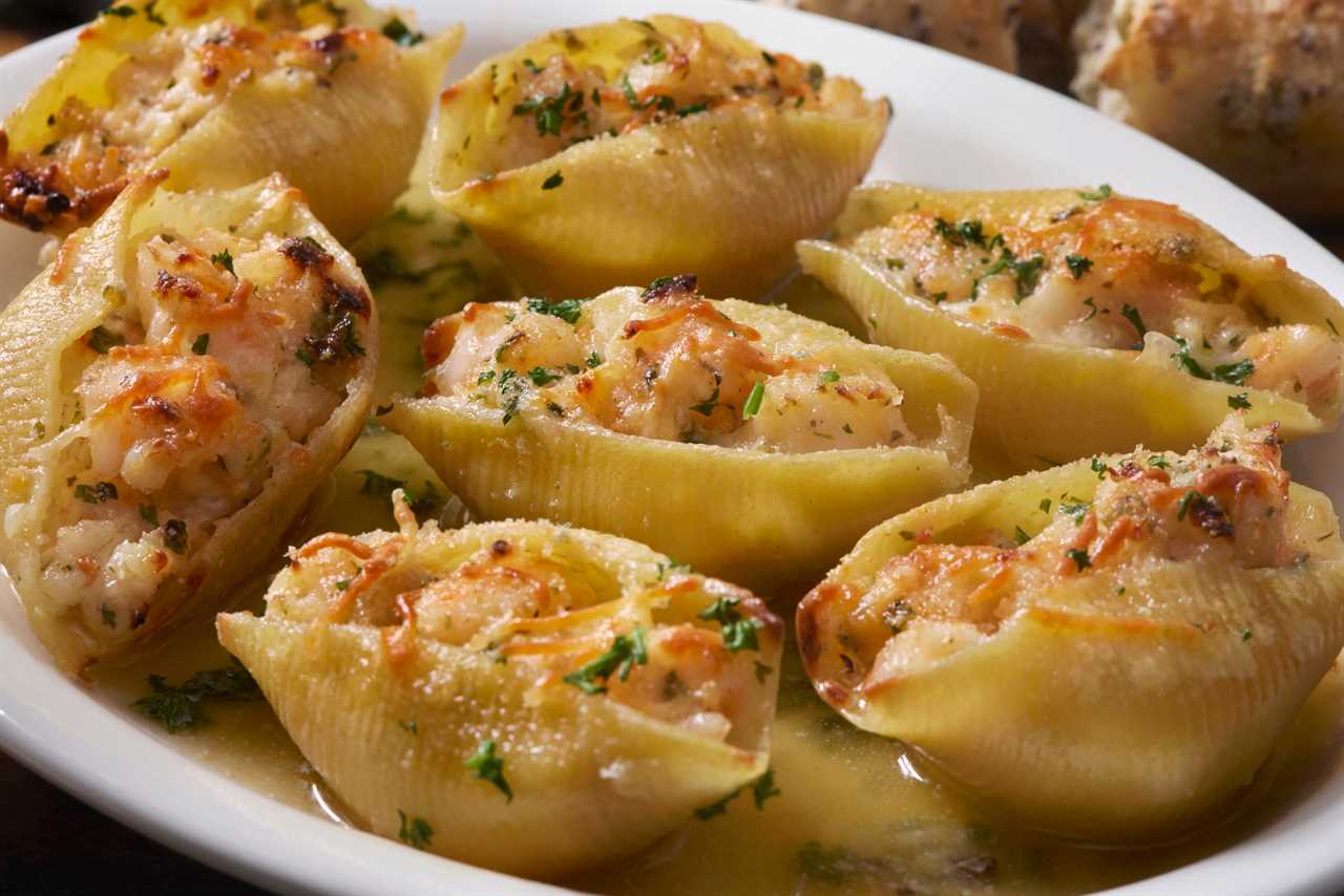 Stuffed shells with garlic sauce