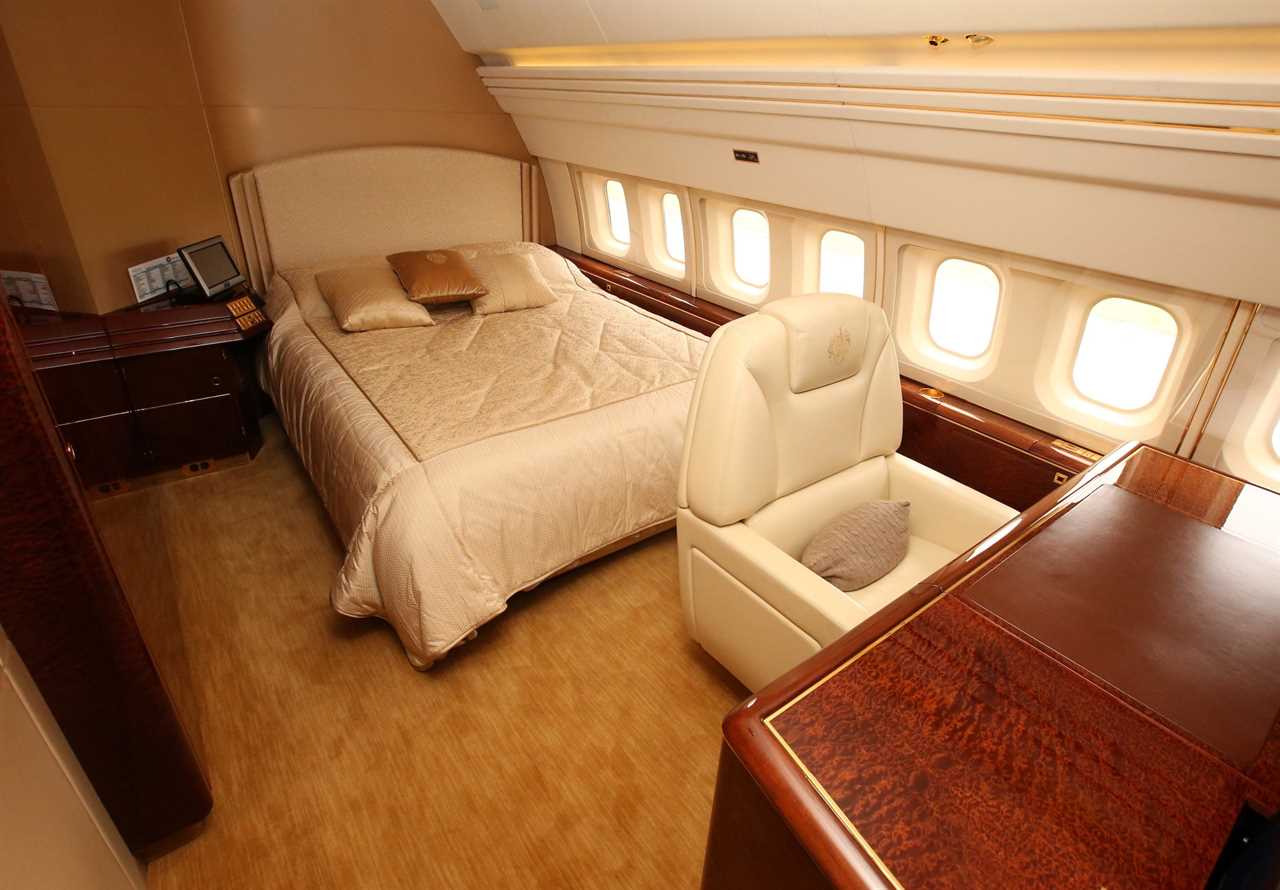 Trump's private bedroom on his 757.