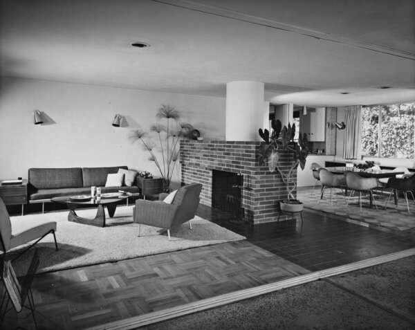 Los Angeles-based modernist architect Craig Ellwood’s 1950 Zimmerman House marked one of his earliest projects.