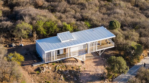 Moveable Screens Let the Owners of This Prefab Home Adjust Light and Airflow