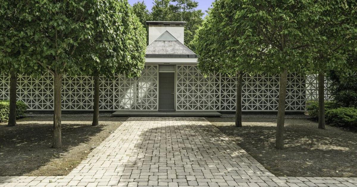 Edward Durell Stone’s Celanese House Hits the Market for $4.7M