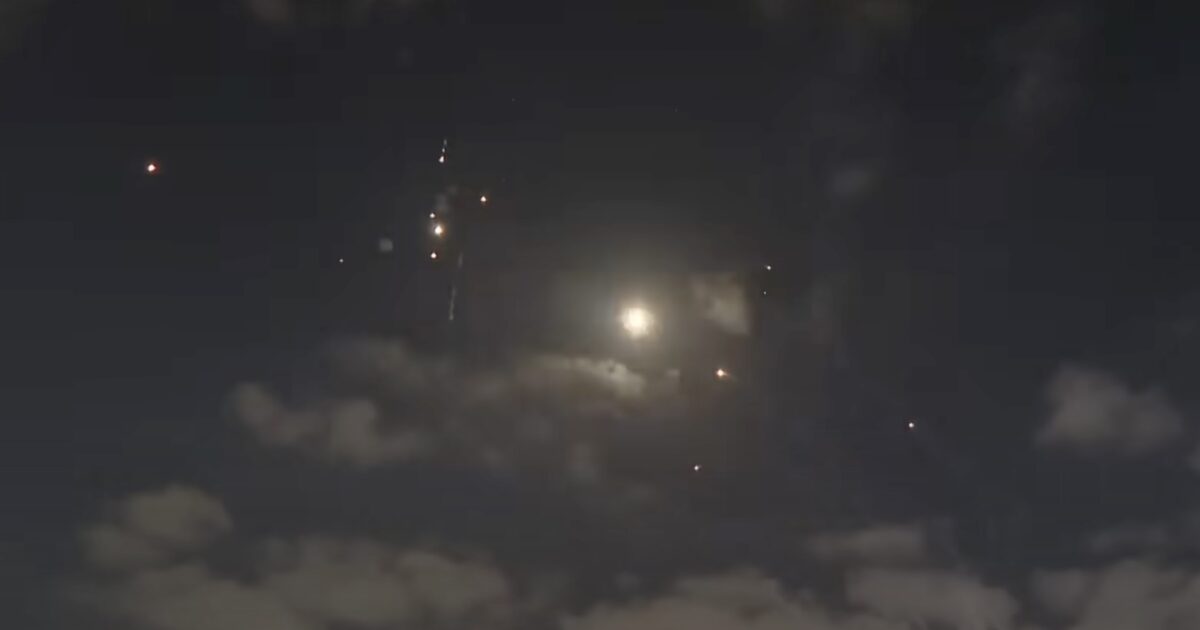 Powerful Explosions Rock Tel Aviv and Haifa as Iran Strikes Israeli Cities in Overnight Barrage