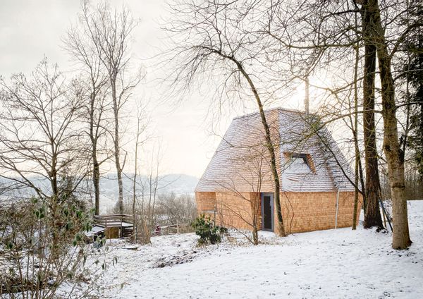 No Metal or Glue Here: This Cabin in Bavaria Came Together With Interlocking Wood Pieces