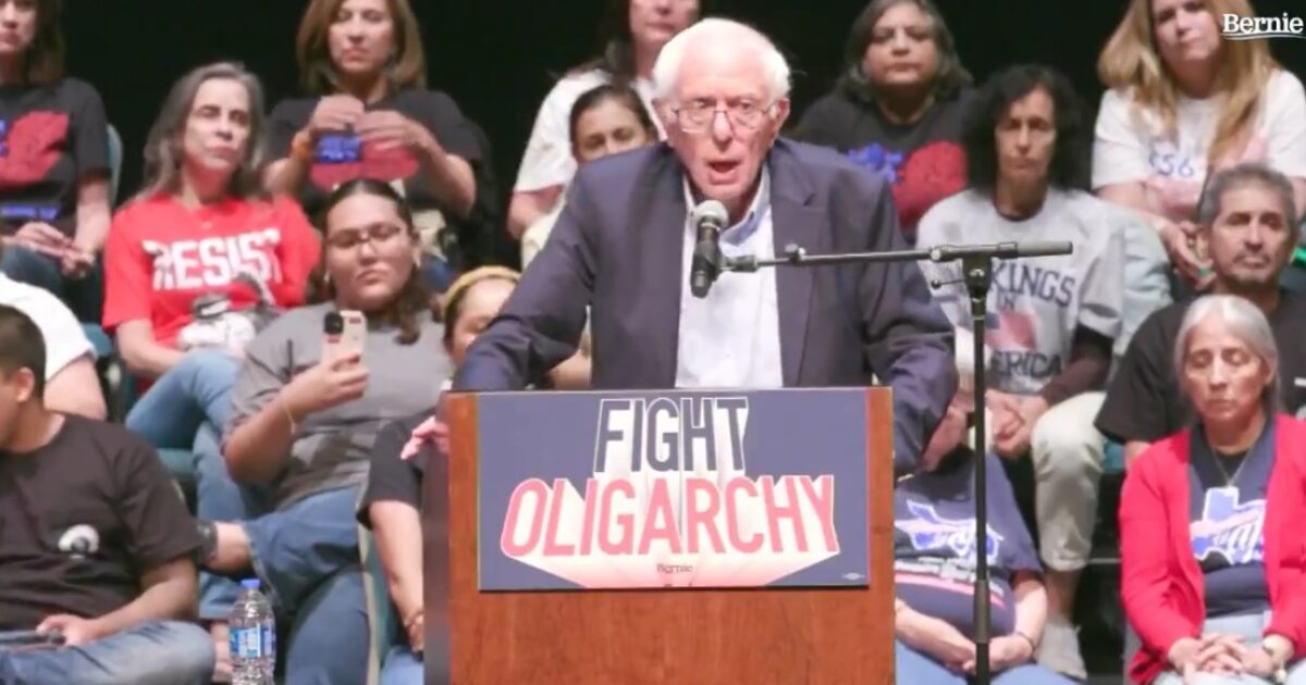 Bernie Sanders Encourages Activists to Obstruct ICE Agents at ‘Fight the Oligarchy’ Rally in Texas (VIDEO)