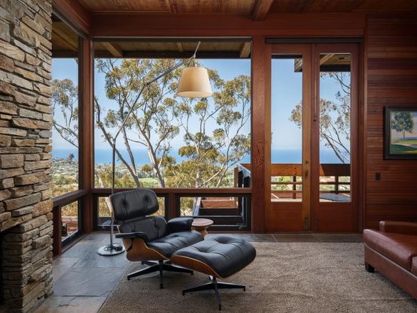 The majority of the main floor's eastern wall is made from floor-to-ceiling windows.