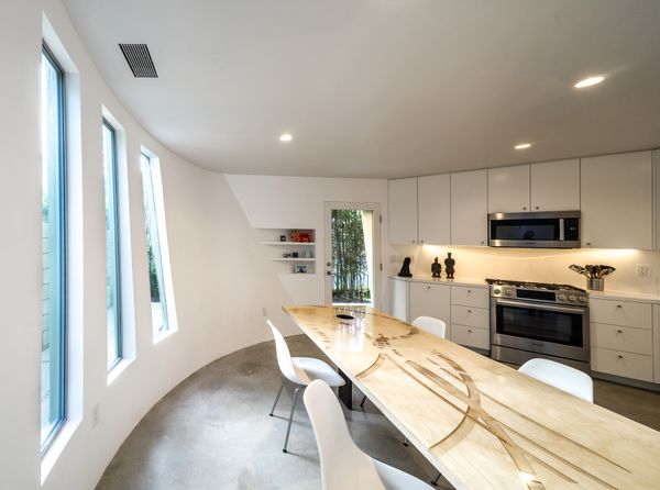 An Experimental Eric Owen Moss Home Is Up for Rent a Block From the Beach