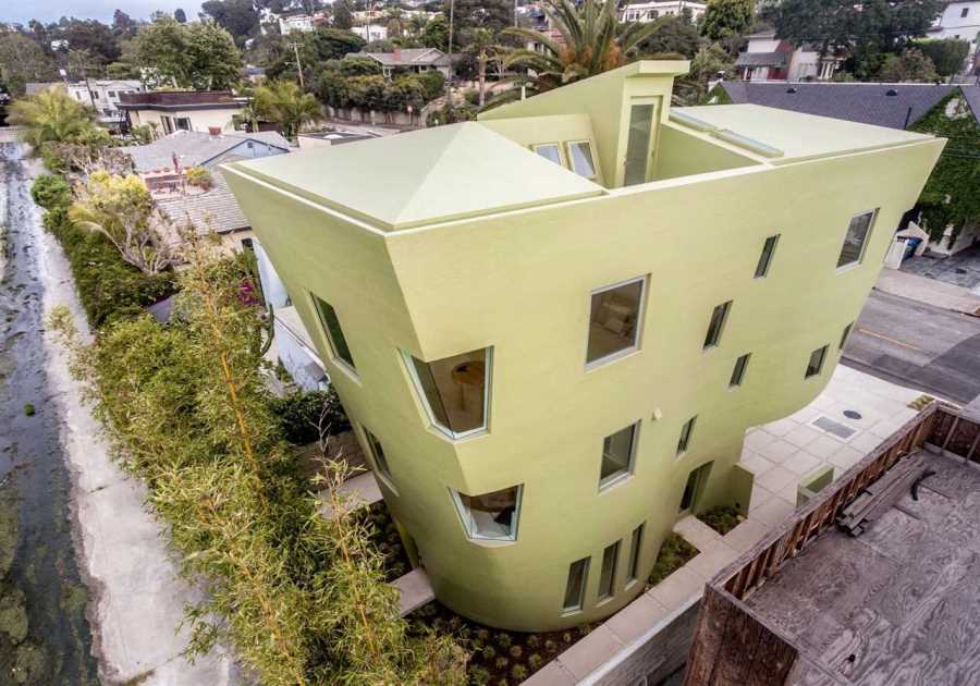 An Experimental Eric Owen Moss Home Is Up for Rent a Block From the Beach