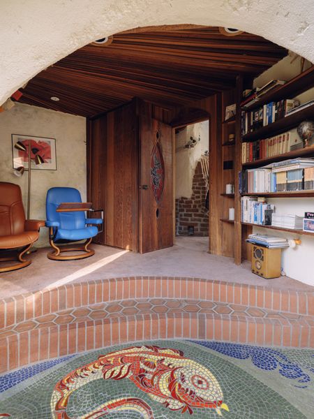After receiving the plans, the Davidson family constructed the home over the span of four years.