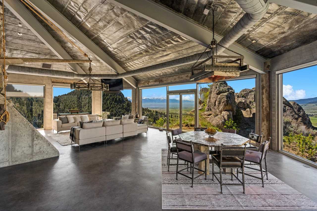 This $7.2M Rugged Retreat Blends the Montana Landscape With Contemporary Living on 192 Acres