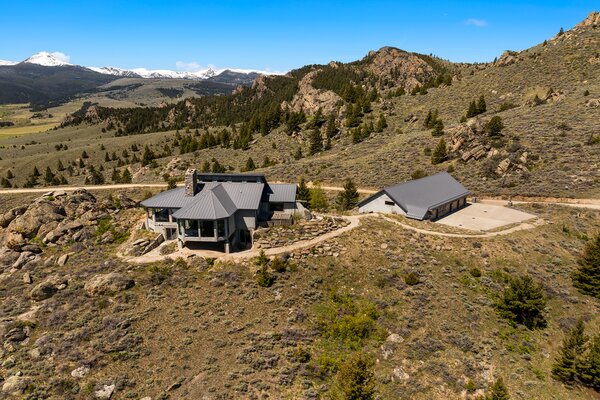 This $7.2M Rugged Retreat Blends the Montana Landscape With Contemporary Living on 192 Acres