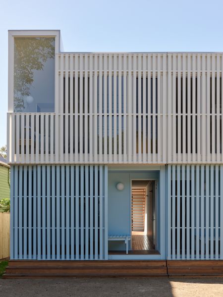 Three Sisters (and Their Families) Share This Prefab Beach House