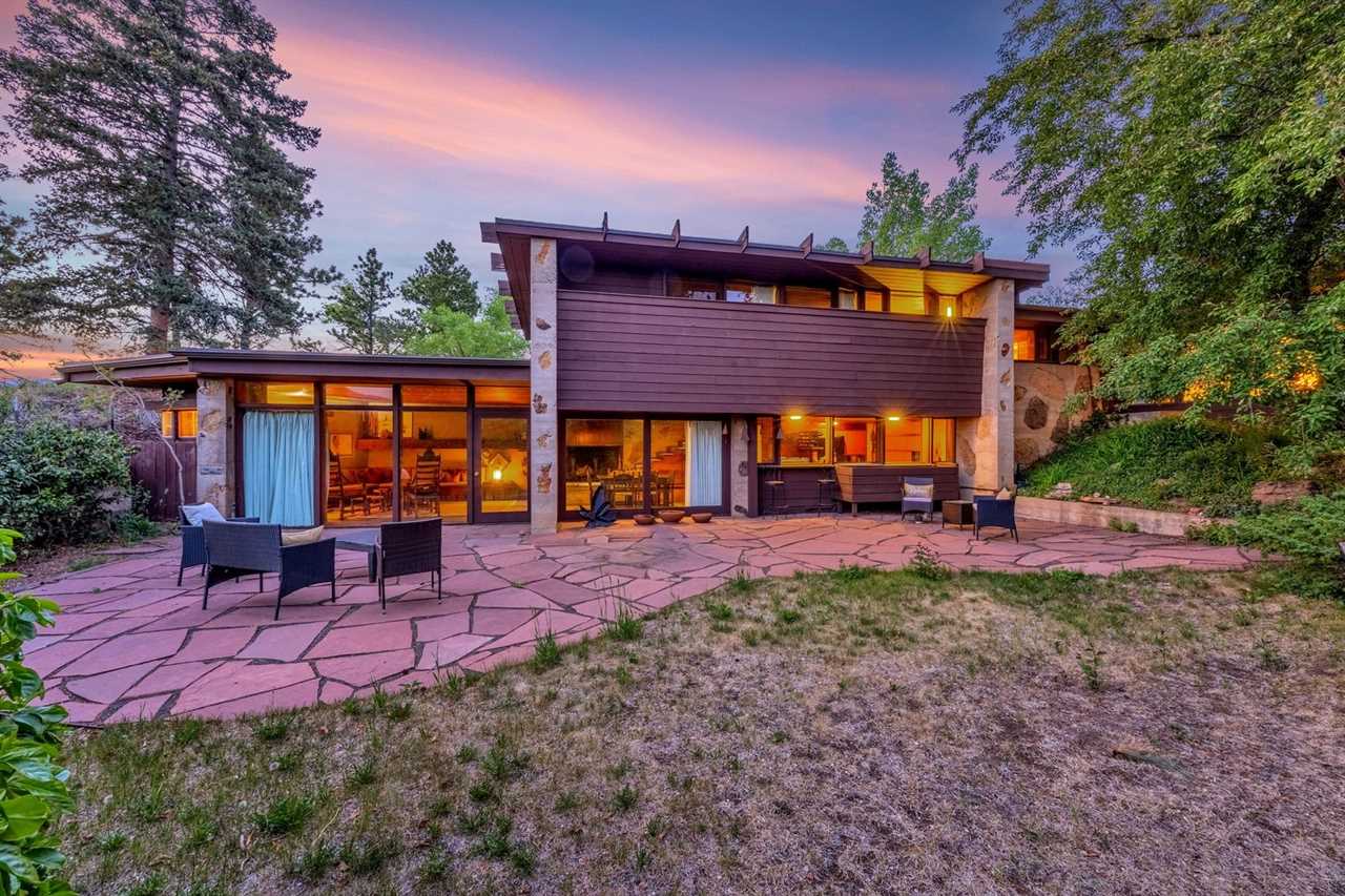 Frank Lloyd Wright’s Granddaughter Designed This $1.2M Colorado Home