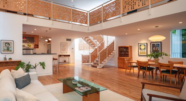This $1.7M Oregon Midcentury Had a Cameo in Portlandia