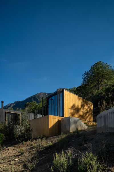 Can Architecture Enhance Nature? A Pair of Complementary Tiny Cabins in Mexico Say Yes
